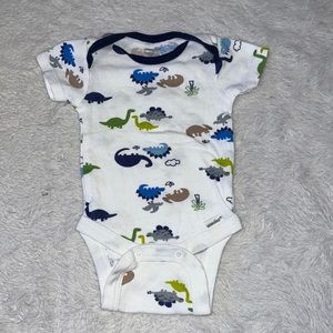 (3 for $10) gerber Dino bodysuit 🦕